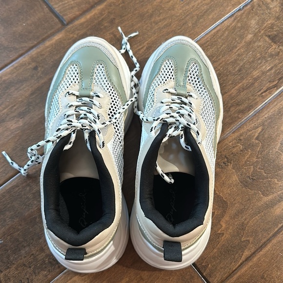 excellent condition h&m sneaker - Picture 2 of 4